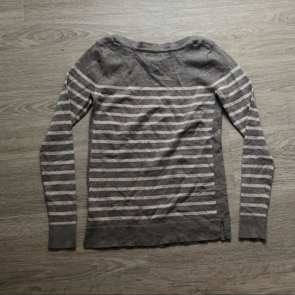 Jones and Co 100% Extrafine Merino Wool, long sleeve shirt, size S.